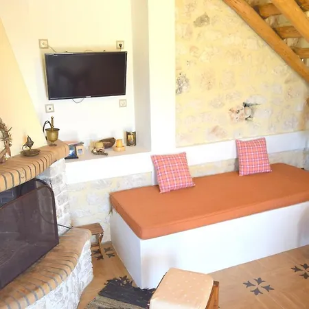 Holiday home Araklis Anogi