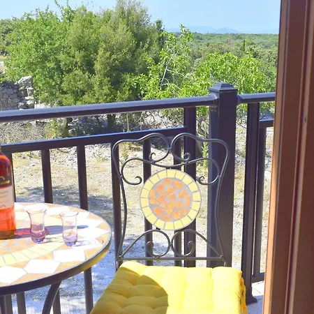 Holiday home Araklis *